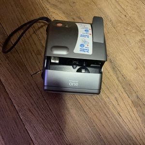 Polaroid One